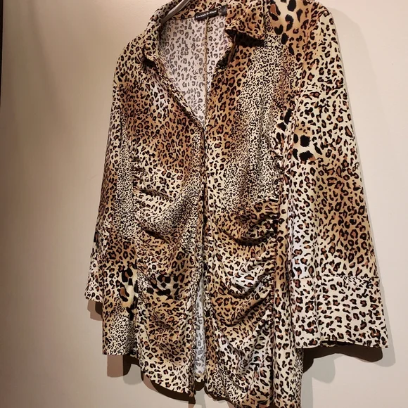 Essentials By Milano Animal Print Button Down Shirt - Picture 5 of 9